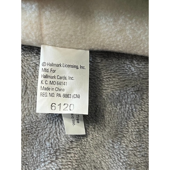 Hallmark Christmas Decor Animated Snowman‎ Penguins Musical Tree - Picture 3 of 5